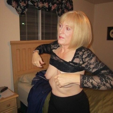 Milfs and mothers 