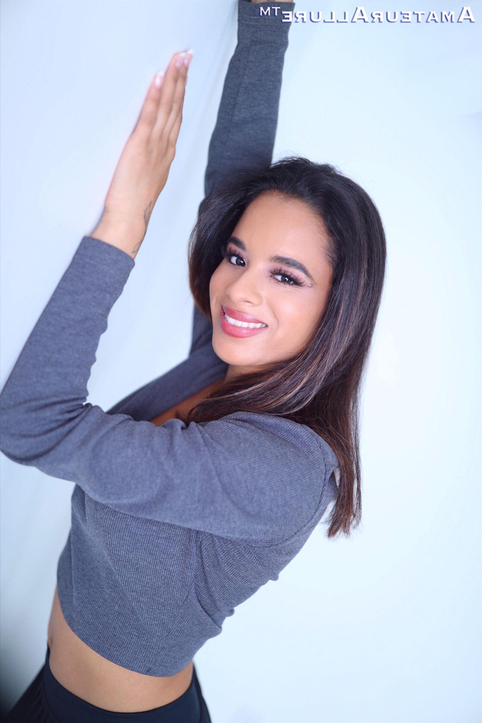 Isabella Jules, Petite Sexy Latina aime plaire