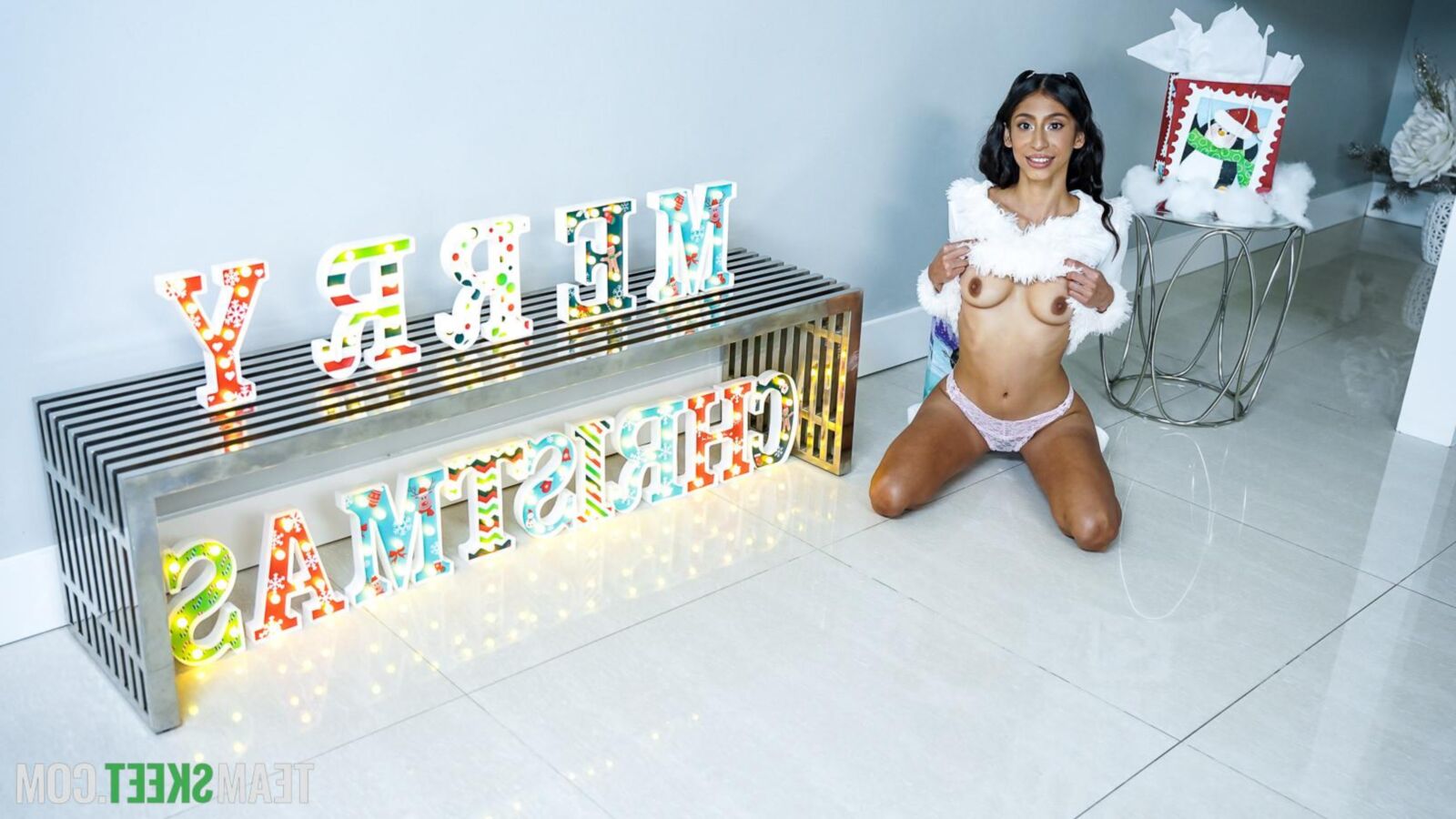 exxxtrasmall sona bella tis season to horny x no