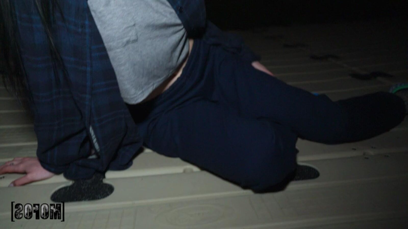 Violet voss yo lancez une tente pour Violet