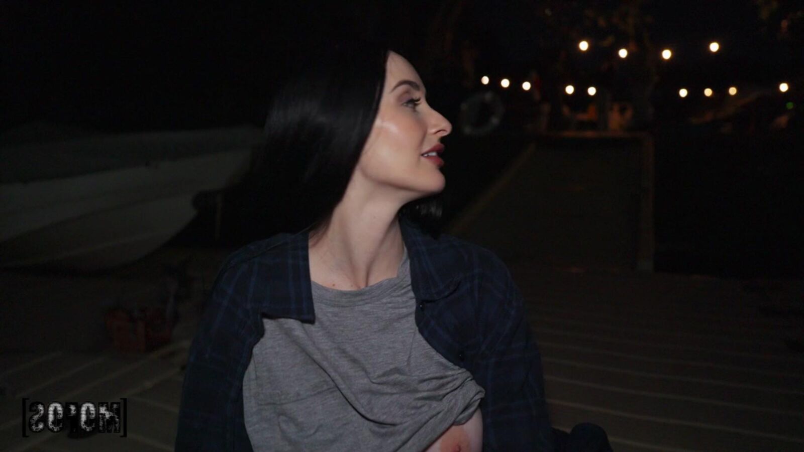 Violet voss yo lancez une tente pour Violet