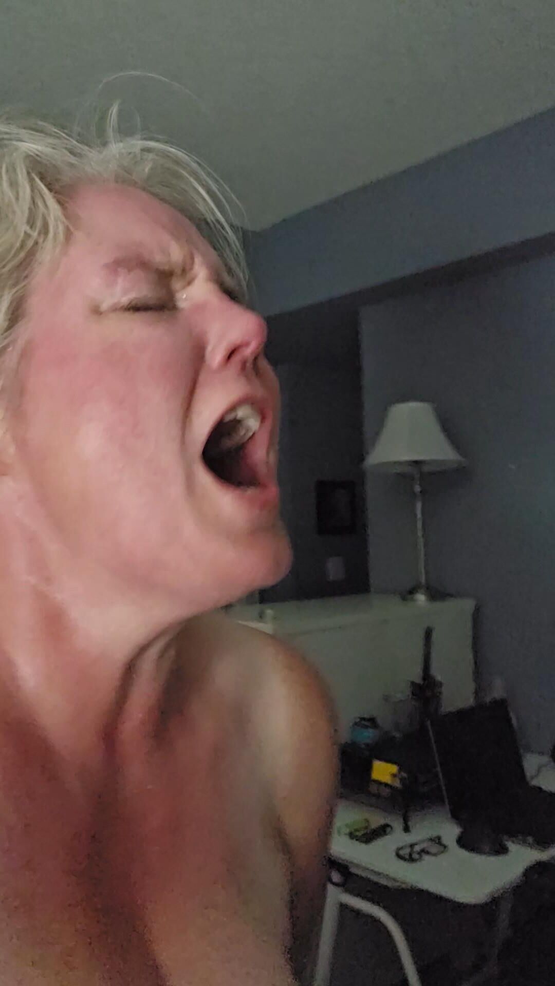 Nouvelle épouse amateur exposée