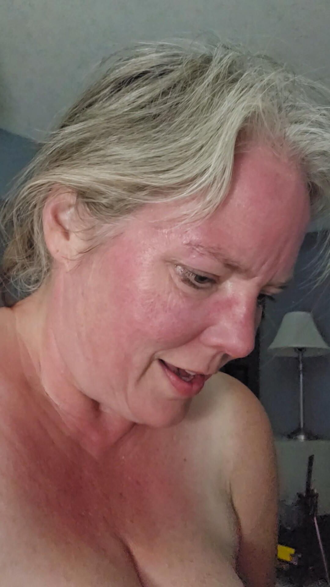 Nouvelle épouse amateur exposée