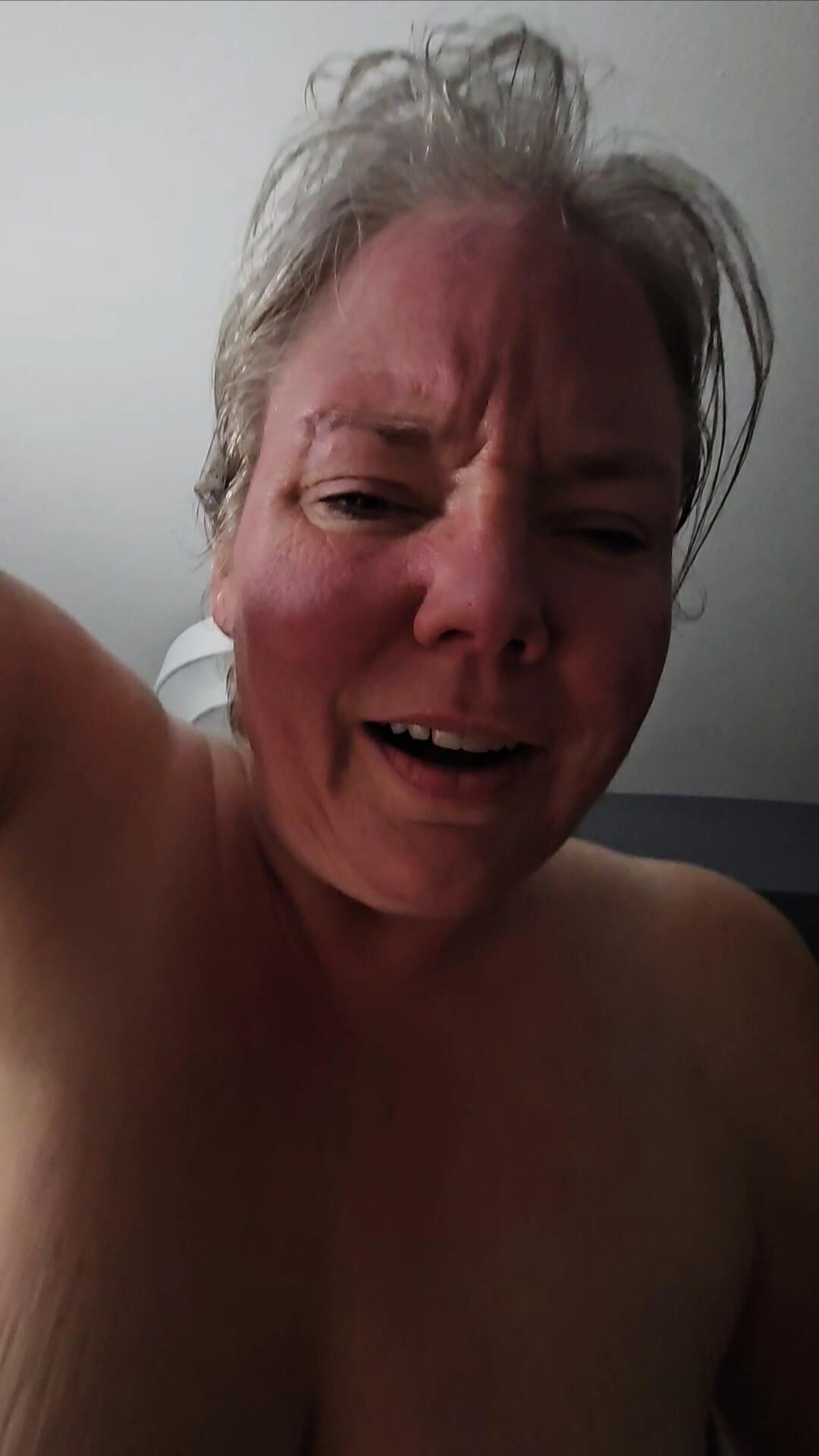 Nouvelle épouse amateur exposée
