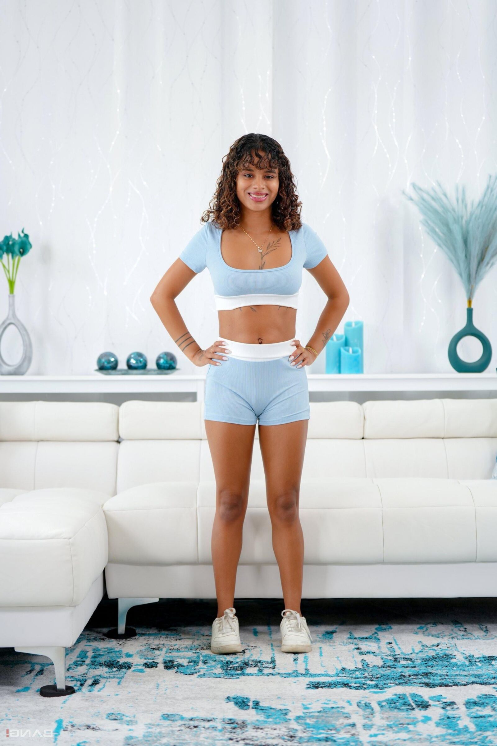 Isabella Jules yo From Retail To Fucking In Public
